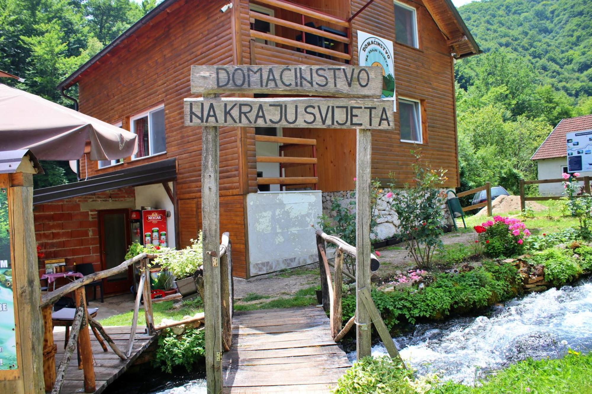 Domacinstvo Na Kraju Svijeta Guest House Sipovo Exterior photo