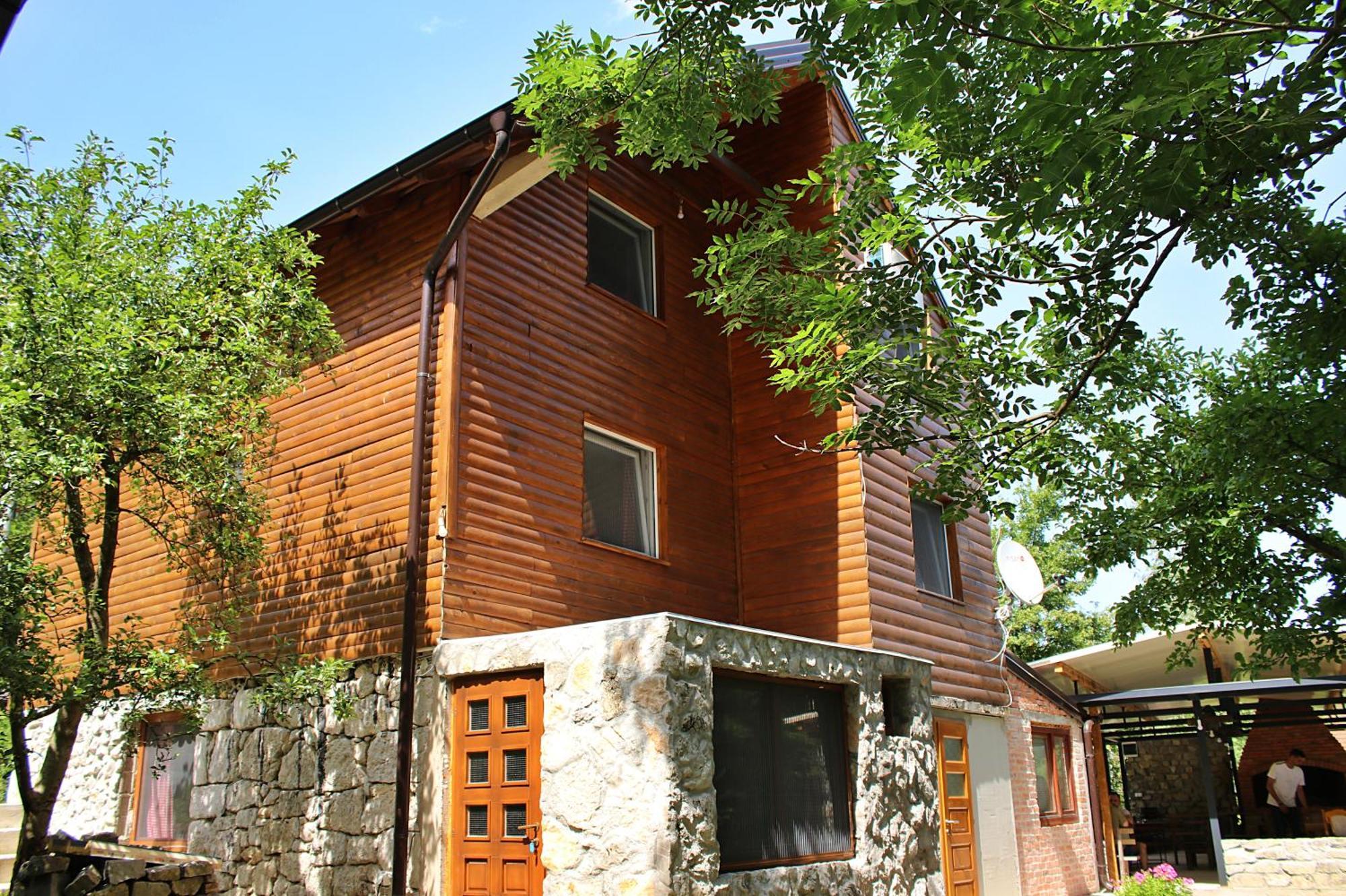 Domacinstvo Na Kraju Svijeta Guest House Sipovo Exterior photo