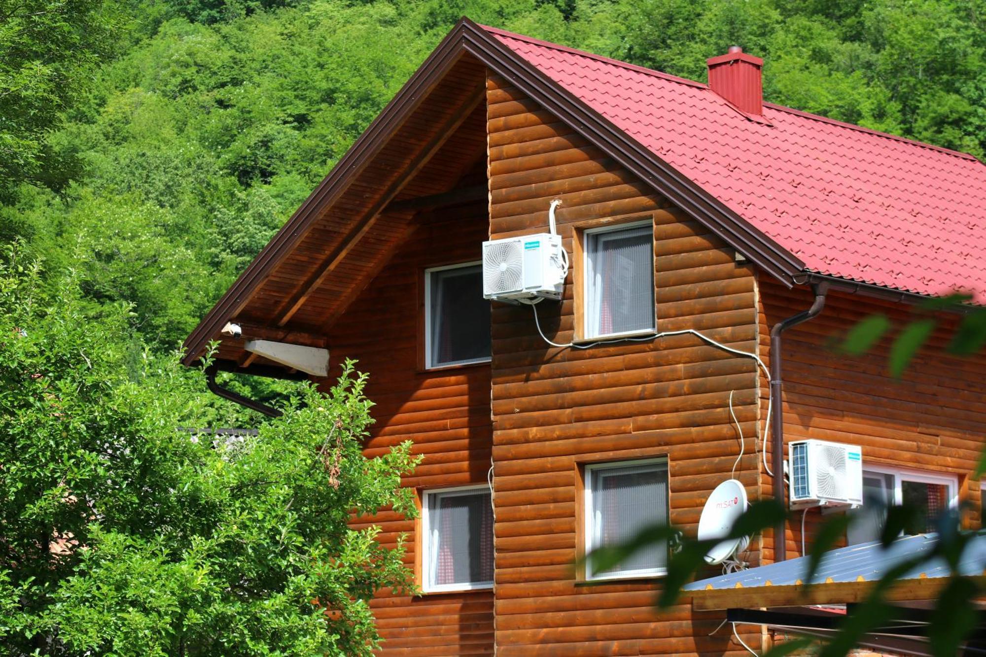 Domacinstvo Na Kraju Svijeta Guest House Sipovo Exterior photo