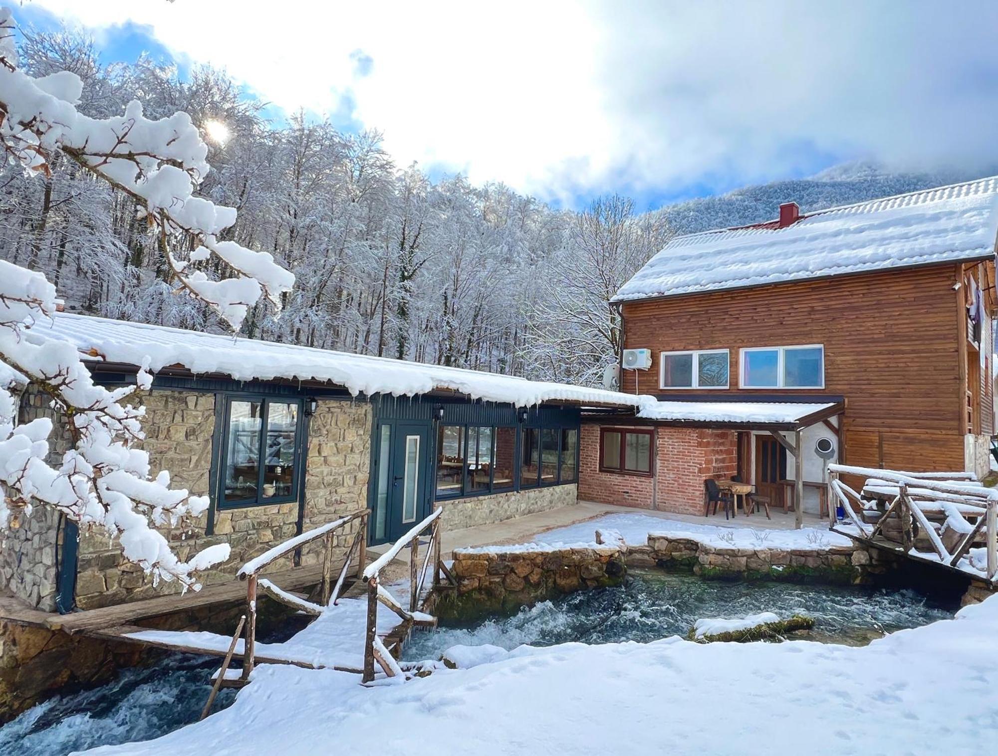 Domacinstvo Na Kraju Svijeta Guest House Sipovo Exterior photo